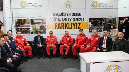 Türk Yıldızları, İKAF’25’te öğrenci ve mezunlarla bir araya geldi